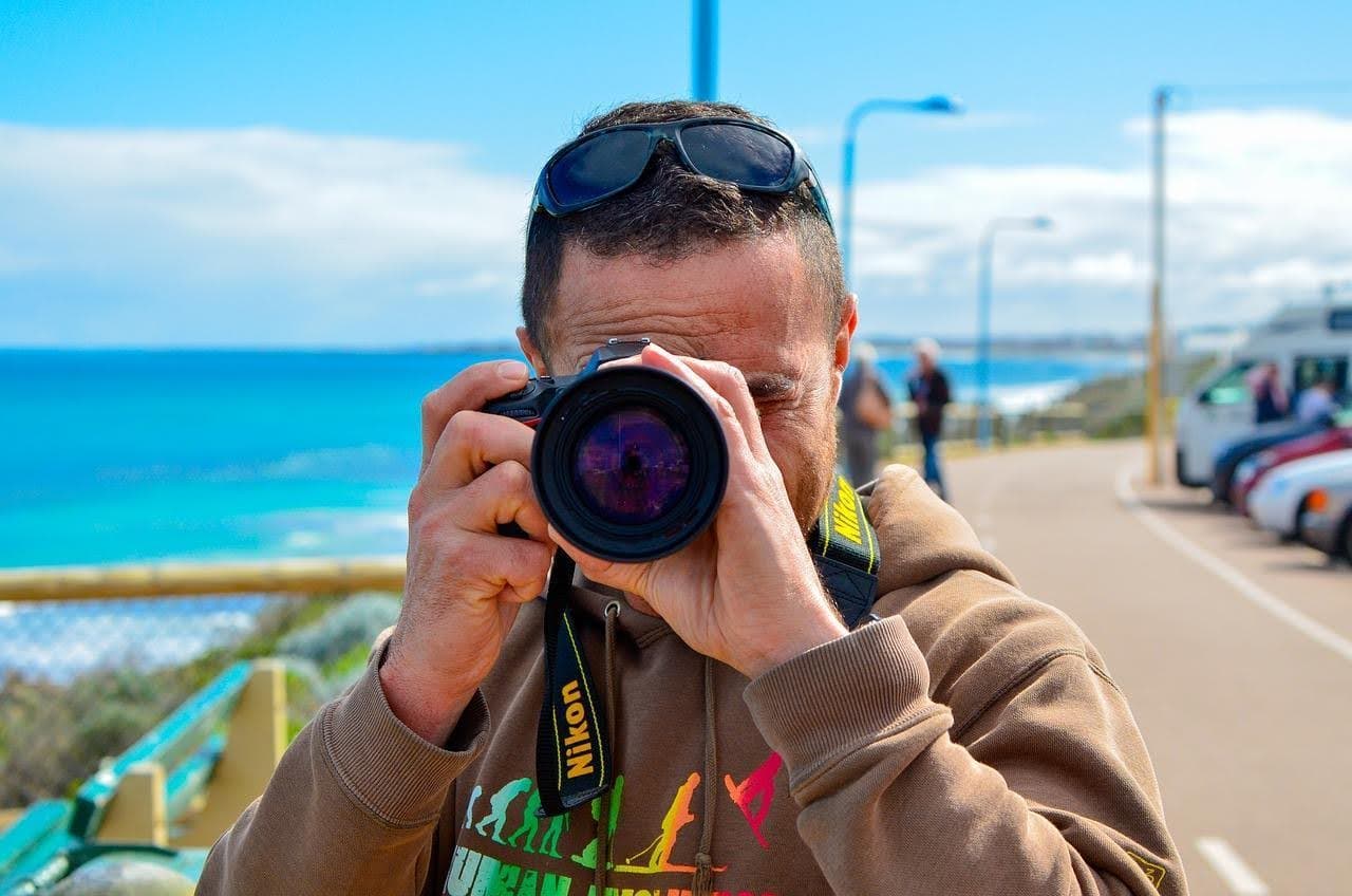 Spesso i clienti della mia agenzia Investigazioni Octopus mi riferiscono d’aver iniziato a sospettare del partner durante il periodo di vacanza